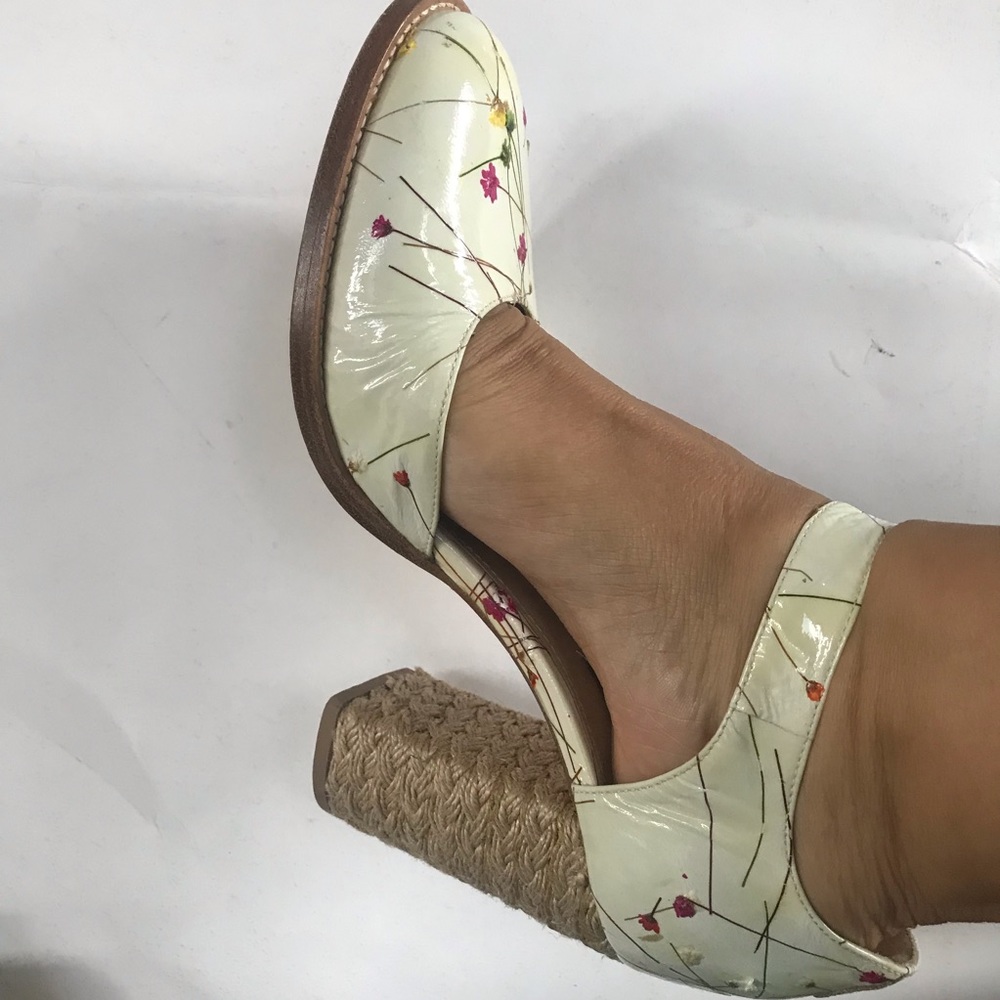 ANGELA SCOTT block heel platforms - floral print